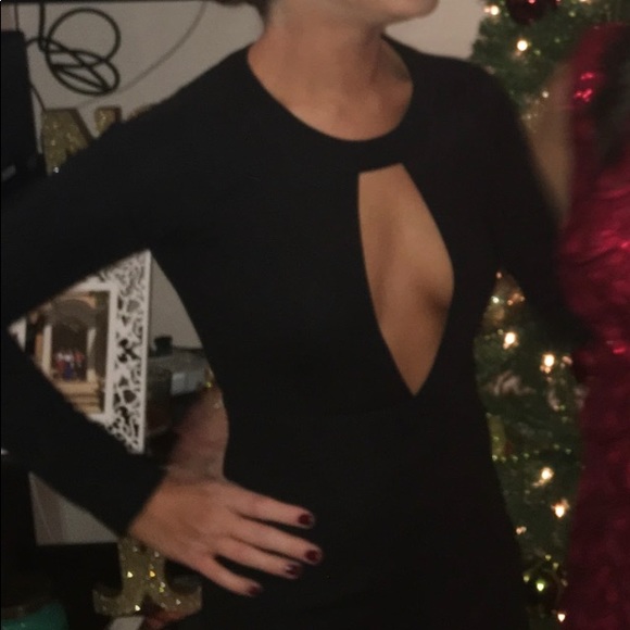 Black long sleeve mini dress with keyhole front - Picture 2 of 5